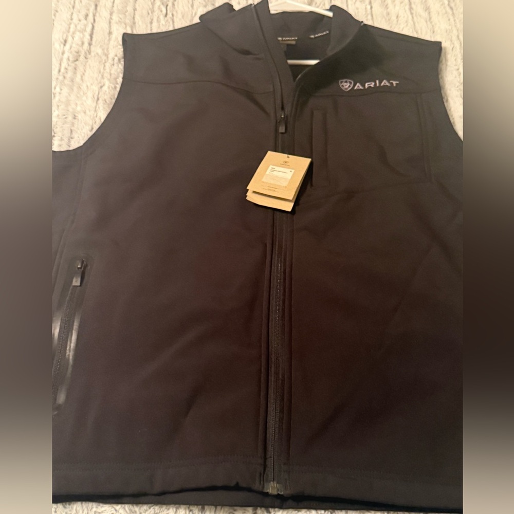 Ariat Men's Dark Softshell Vest